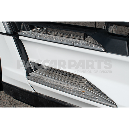 MD8978 PANEL-KICK KW T680 MLU 22+