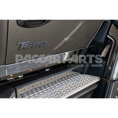 MD8990 SKIRT-CAB KW MLU T680 MH 22+ 3/4" (6) UL